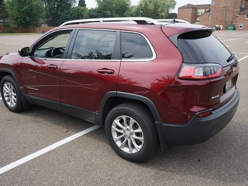 Used 2019 Jeep Cherokee Latitude w/ Cold Weather Group AWD/4WD image 10