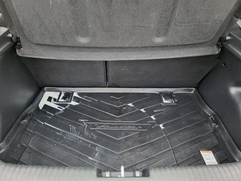 Used 2015 Hyundai Veloster image 11