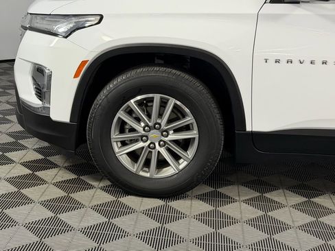 Used 2023 Chevrolet Traverse LT image 13