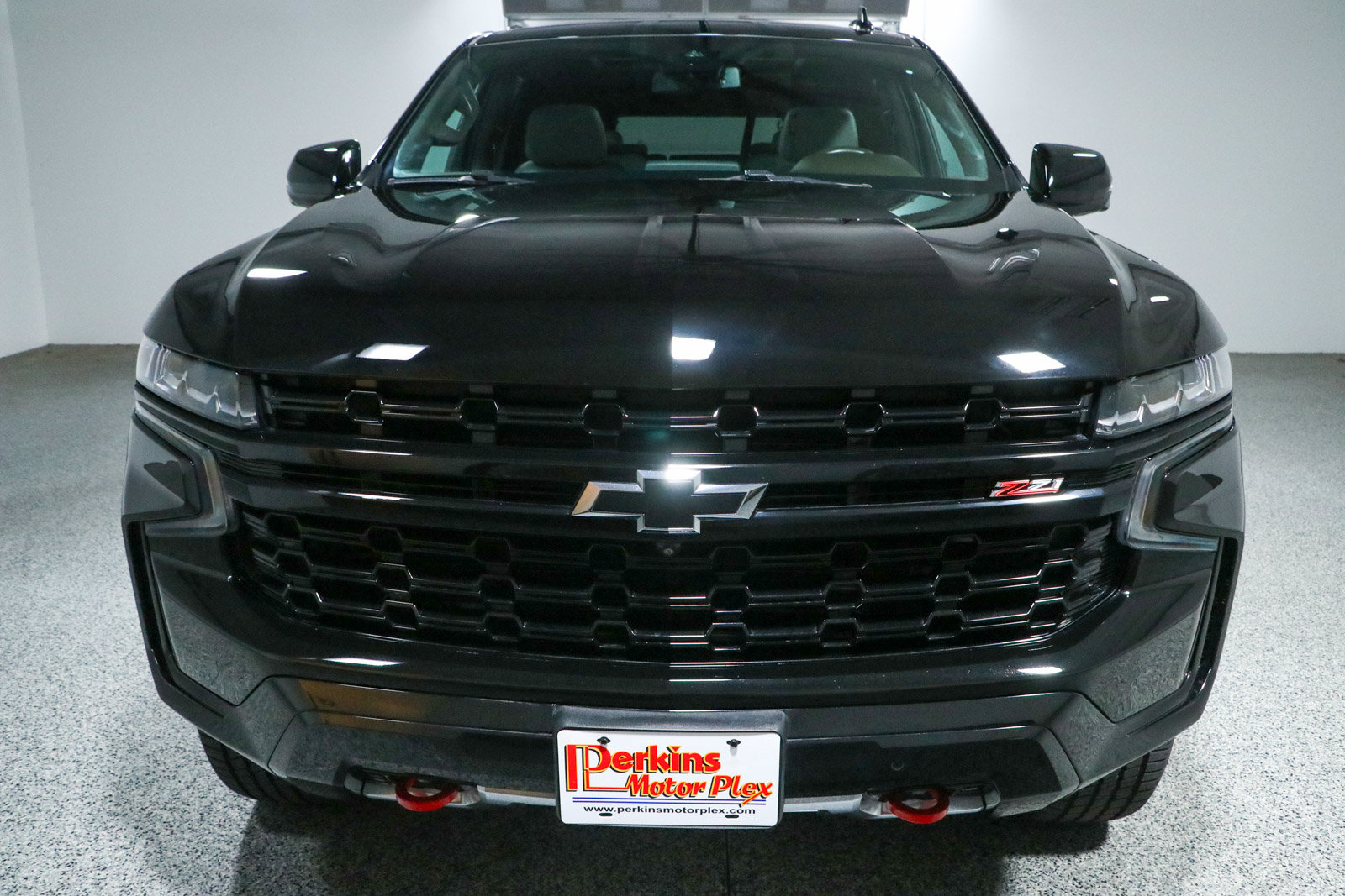 Used 2023 Chevrolet Tahoe Z71 w/ Luxury Package AWD/4WD image 4