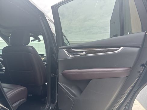 Used 2021 Cadillac XT6 Premium Luxury AWD/4WD image 11