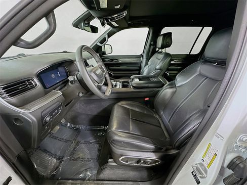 Used 2022 Jeep Wagoneer Series III w/ Premium Group I image 14