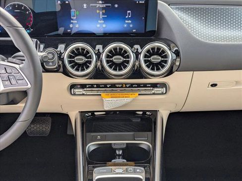 Certified 2025 Mercedes-Benz GLA 250 GLA 250 image 11