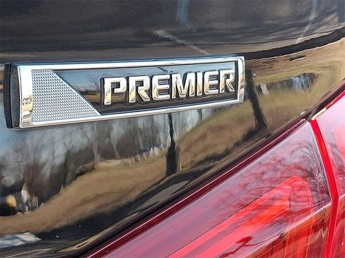 Used 2017 Chevrolet Impala Premier w/ Enhanced Convenience Package image 29