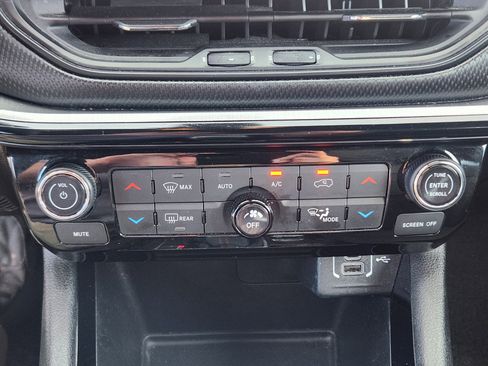 Used 2023 Jeep Compass Trailhawk image 15