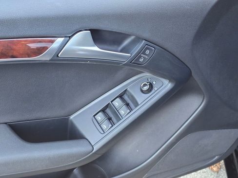 Used 2011 Audi A5 2.0T Premium image 23