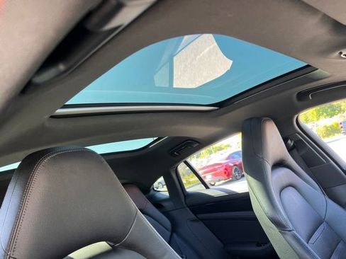 Used 2019 Porsche Panamera RWD image 38