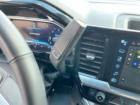 Used 2024 Chevrolet Silverado 1500 LT image 17