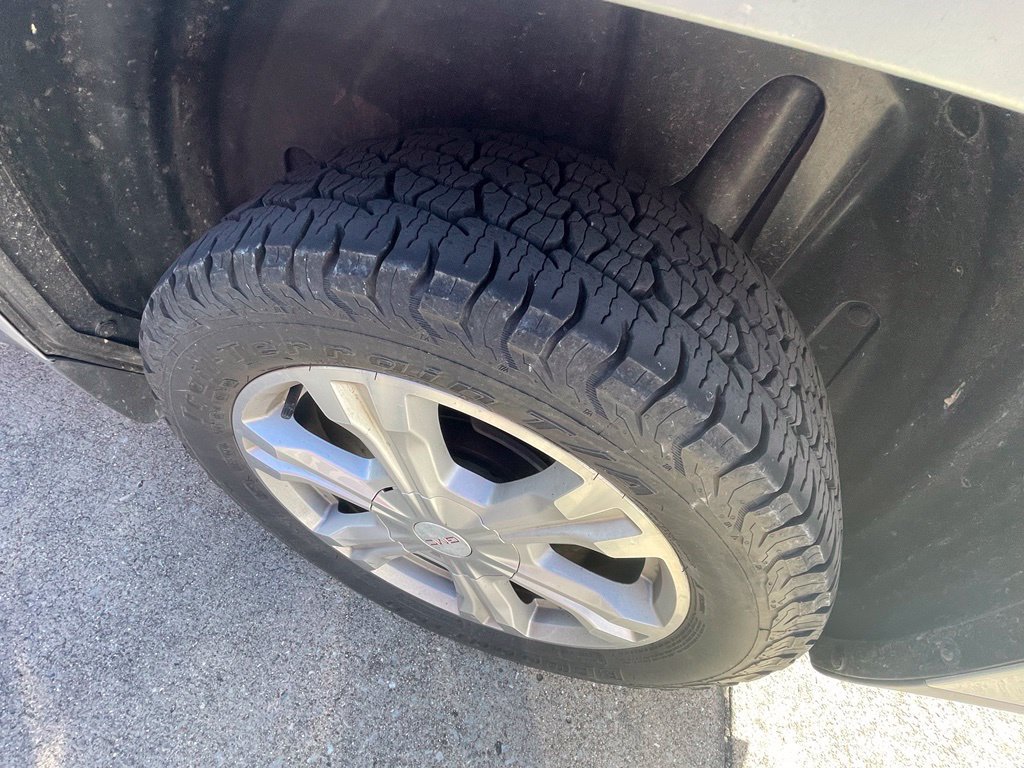 Used 2017 GMC Terrain SLE w/ Driver Alert Package I AWD/4WD image 8