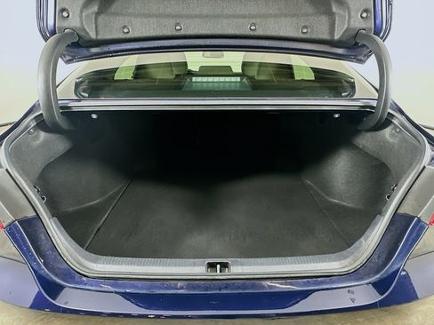 Used 2021 Toyota Camry XLE image 29