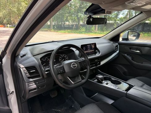 Used 2025 Nissan Rogue SV FWD image 32