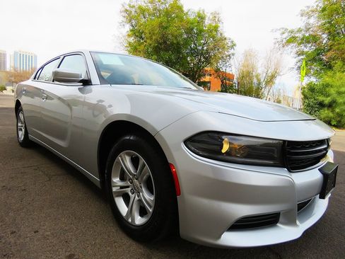 Used 2022 Dodge Charger SXT image 10
