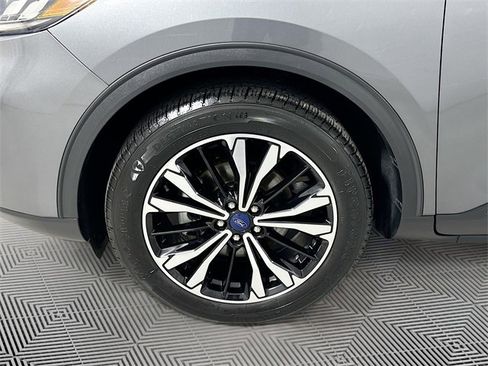 Certified 2022 Ford Escape SE w/ SE Sport Appearance Package image 28