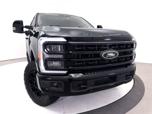 Used 2023 Ford F250 Lariat w/ Lariat Ultimate Package AWD/4WD image 8