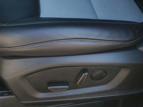 Used 2024 Ford Explorer XLT w/ Equipment Group 202A image 18