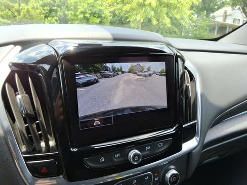 Used 2022 Chevrolet Traverse LT w/ Midnight/Sport Edition AWD/4WD image 31