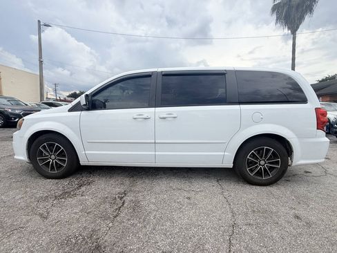 Used 2016 Dodge Grand Caravan SXT w/ UConnect Hands-Free Group FWD image 9
