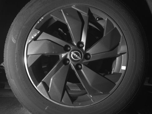 Used 2025 Nissan Rogue SV image 15