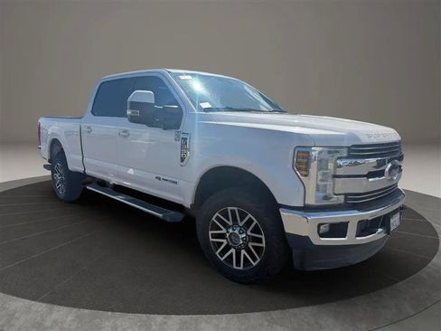 Used 2018 Ford F350 Lariat w/ Lariat Ultimate Package AWD/4WD image 2