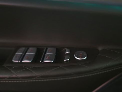 Used 2021 BMW 750i xDrive w/ Luxury Rear Seating Package image 23