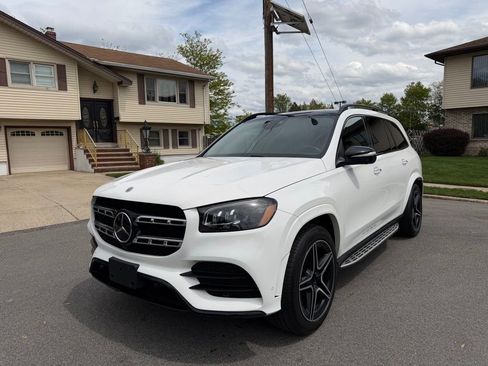 Used 2022 Mercedes-Benz GLS 450 4MATIC image 3