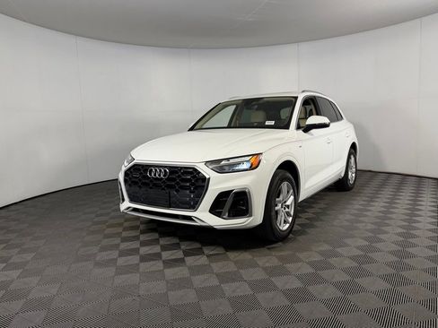 Used 2023 Audi Q5 2.0T Premium w/ Convenience Package AWD/4WD image 10