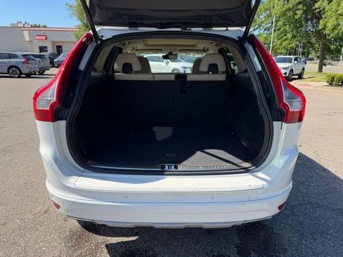 Used 2017 Volvo XC60 T6 Inscription w/ Climate Package AWD/4WD image 13