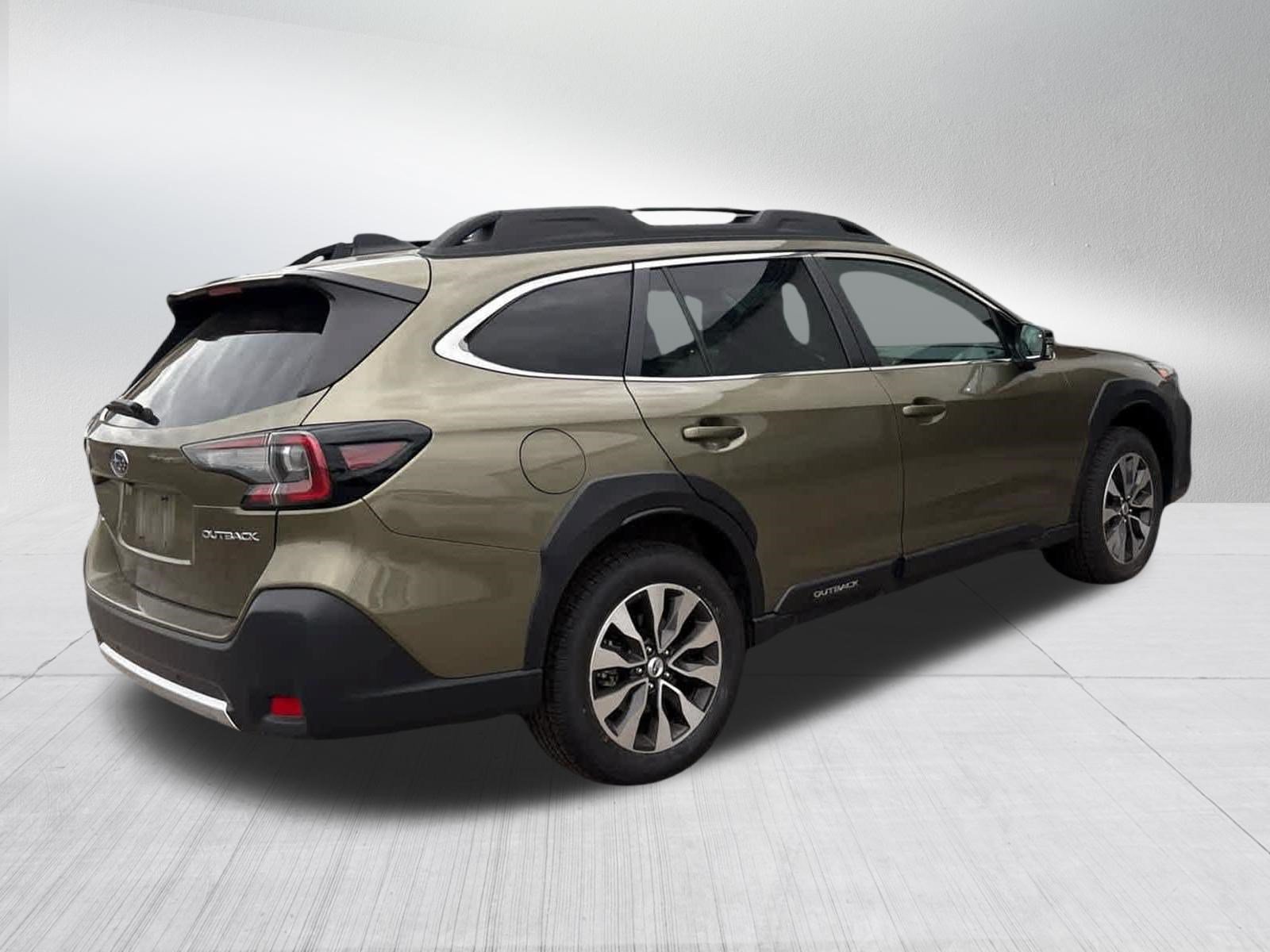 Used 2025 Subaru Outback Limited w/ Tech Package 3 AWD/4WD image 16
