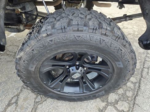 Used 2013 Toyota Tundra 4x4 CrewMax w/ TRD Off-Road Pkg image 29