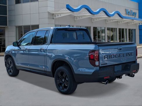 New 2026 Honda Ridgeline Black Edition image 3