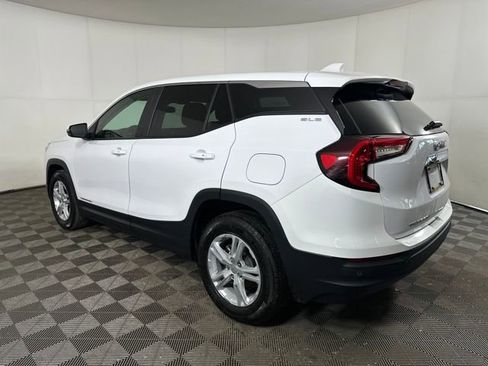 Used 2023 GMC Terrain SLE image 5