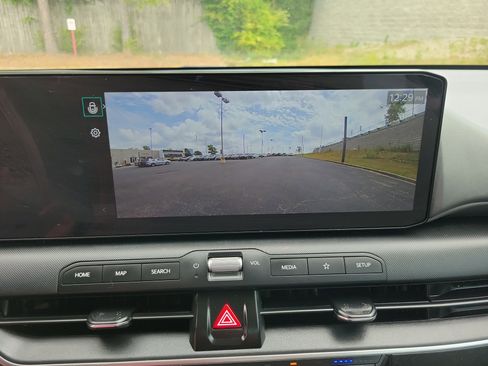 Used 2025 Kia K4 LXS FWD image 16