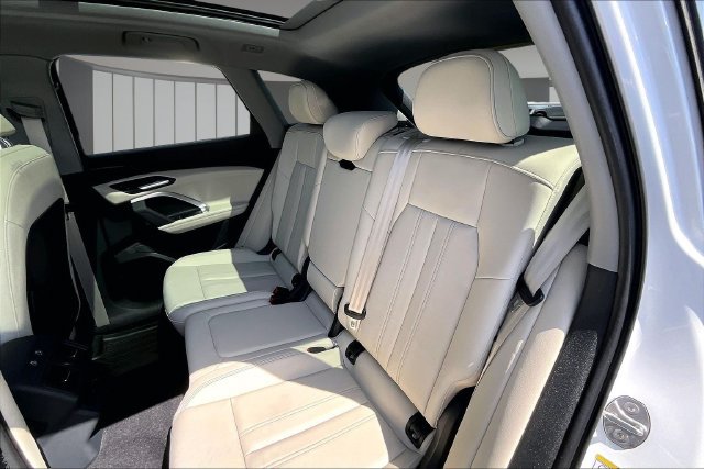 Used 2025 Audi Q5 Premium w/ Convenience Package AWD/4WD image 22