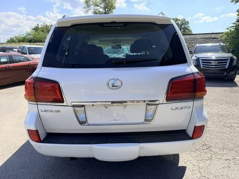 Used 2009 Lexus LX 570 4WD w/ Preferred Accessory Pkg image 6