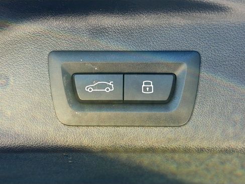 Used 2025 BMW X5 xDrive40i w/ M Sport Package AWD/4WD image 12