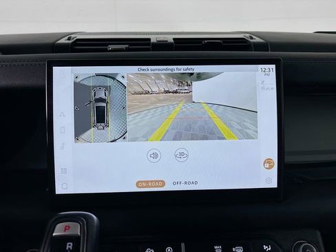 Used 2024 Land Rover Defender 130 S image 17