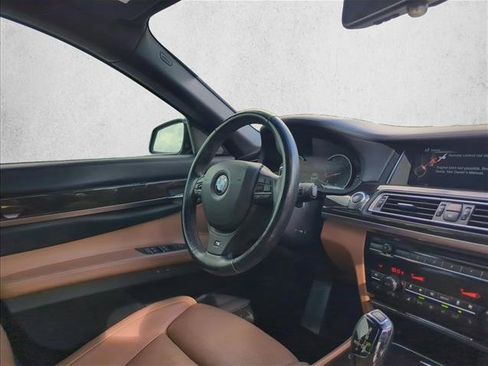 Used 2015 BMW 750i xDrive AWD/4WD image 24