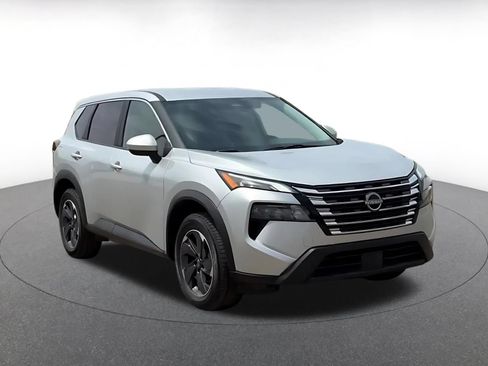 Used 2025 Nissan Rogue SV FWD image 3