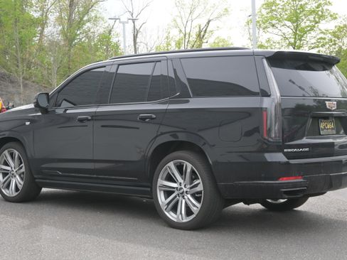 Used 2026 Cadillac Escalade Sport w/ Touring Package image 7