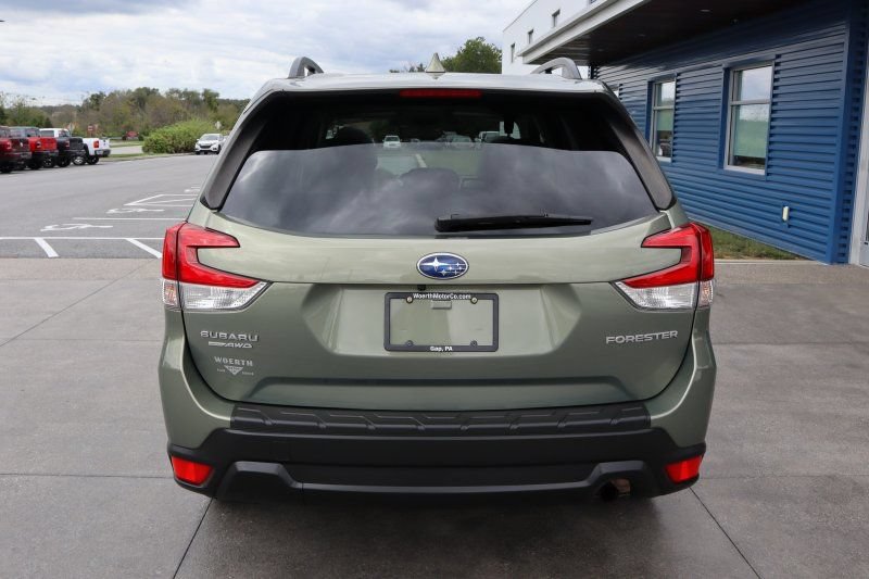 Used 2021 Subaru Forester Premium AWD/4WD image 6