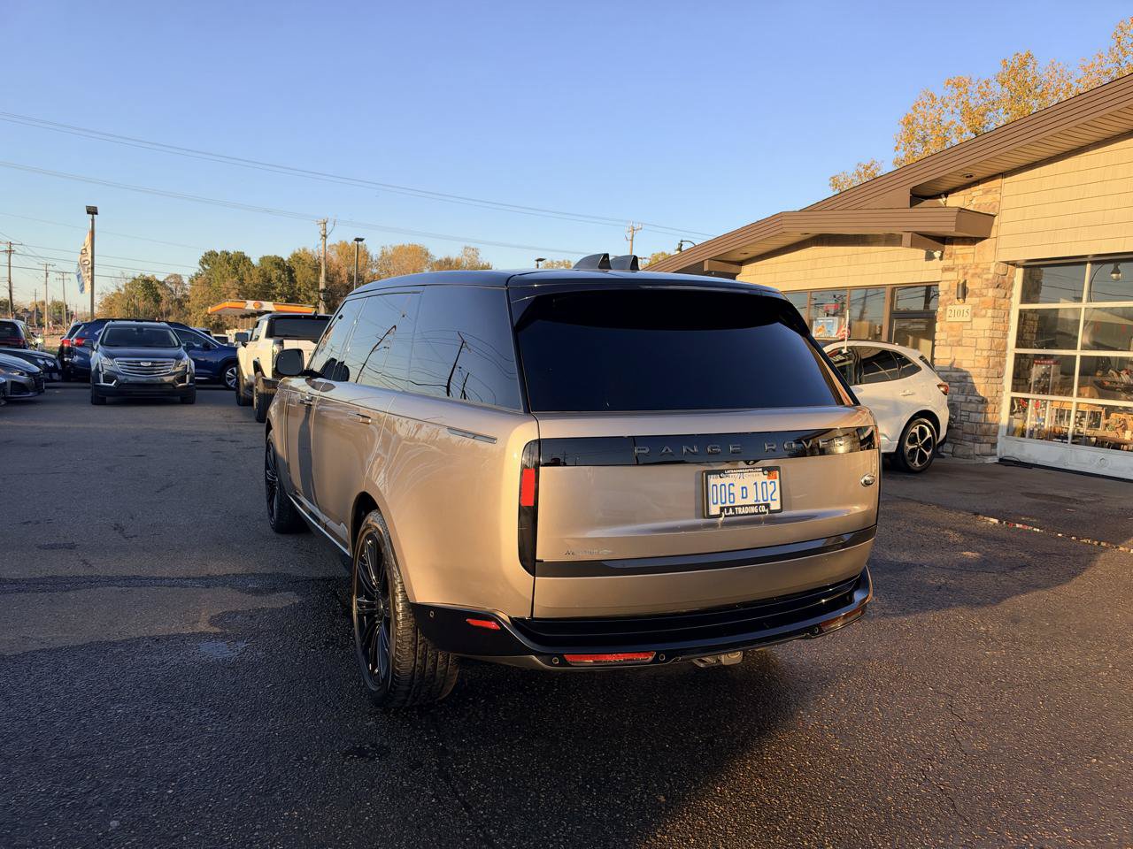 Used 2023 Land Rover Range Rover Long Wheelbase SE AWD/4WD image 10