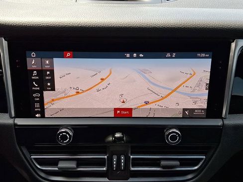 Certified 2023 Porsche Macan Turbo AWD/4WD image 21