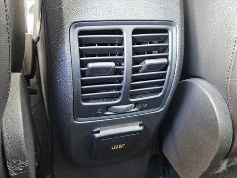 Used 2015 Ford C-MAX SEL w/ Equipment Group 302A FWD image 17