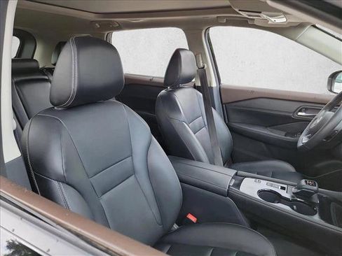 Used 2023 Nissan Rogue SL w/ SL Premium Package FWD image 12