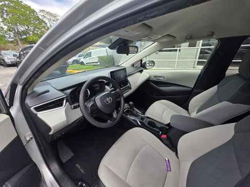 Used 2020 Toyota Corolla LE FWD image 10