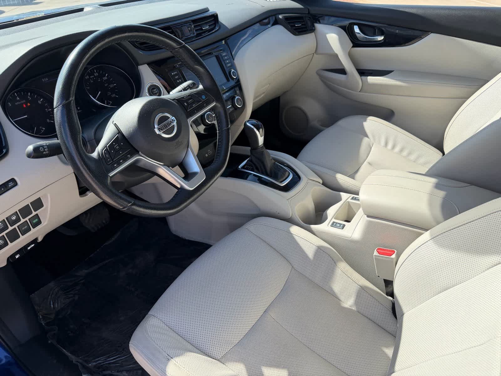 Certified 2022 Nissan Rogue Sport SL FWD image 11