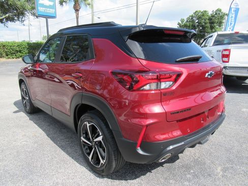 Used 2023 Chevrolet TrailBlazer RS w/ Sun and Liftgate Package FWD image 8