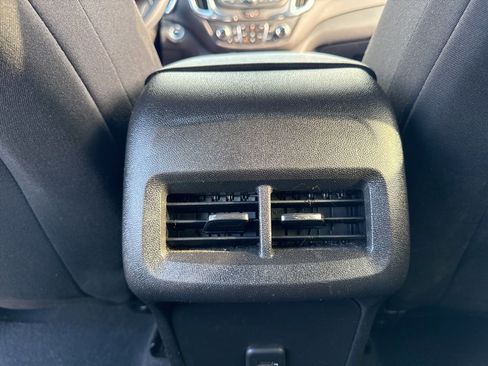 Used 2023 Chevrolet Equinox LT image 27