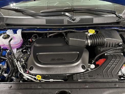 New 2026 Chrysler Pacifica Select AWD/4WD image 24