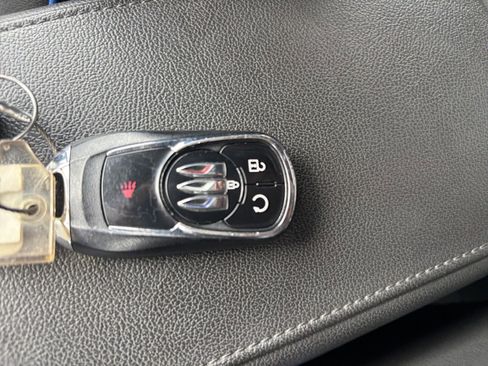 Used 2025 Buick Envista Sport Touring FWD image 21